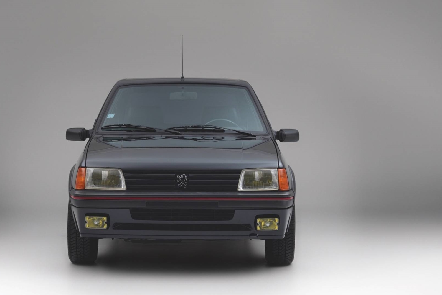 Francia milliárdosé volt ez a páncélozott Peugeot 205 GTi 6