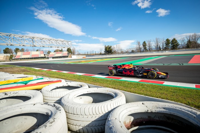 F1: Vettelé a tesztnap, rémálom a McLarennél 1 | Vezess F1: Vettelé a tesztnap, rémálom a McLarennél 1