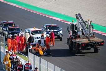 F1: Vettelé a tesztnap, rémálom a McLarennél