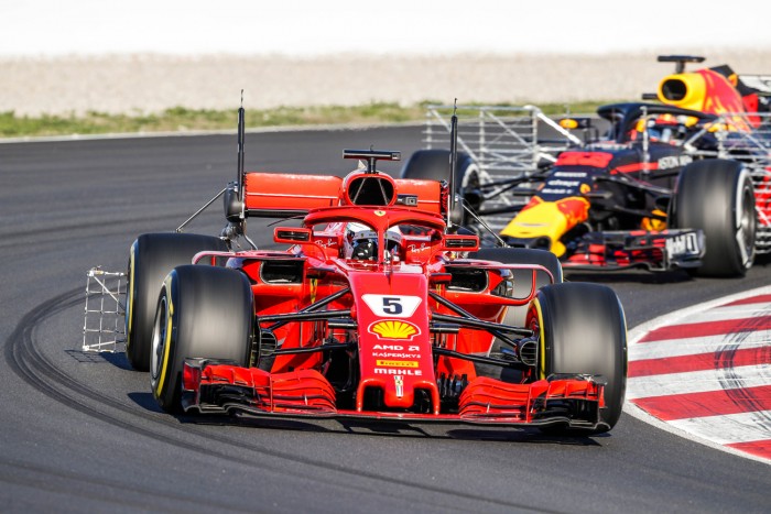 F1: Vettel az élen, vergődik a McLaren