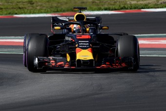 F1: Hatalmas öngólt rúg magának a Red Bull?