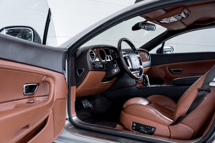 Felejtsd el a Lada Nivát, dagonyára itt ez a Bentley! 6 | Vezess Felejtsd el a Lada Nivát, dagonyára itt ez a Bentley! 6