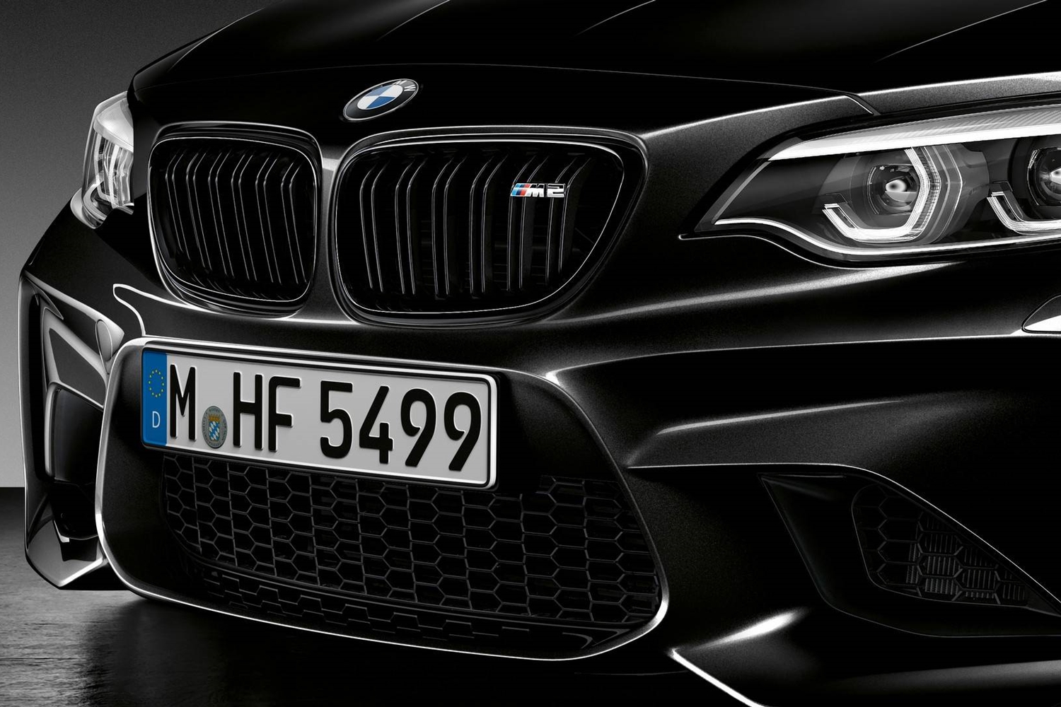 Nagyon fekete lett a különleges M2-es BMW 7