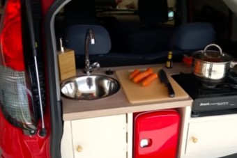 Minek konyha egy villanyautóba?