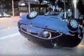 Csúnyán pórul járt az agresszív autós