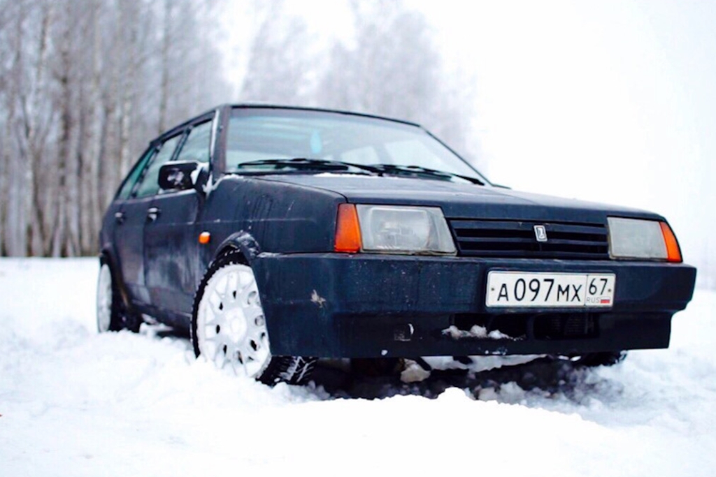 Meglepő technikát töltöttek ebbe a Lada Samarába 5