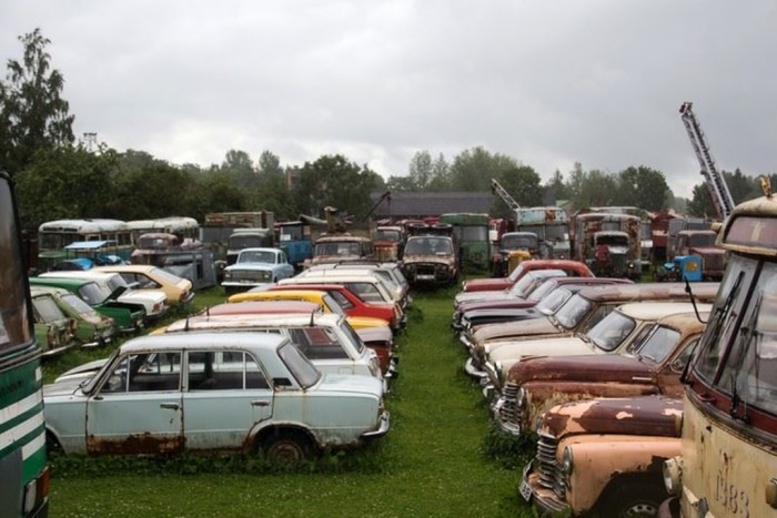 Pusztuló szovjet verdákkal van teli ez az észt múzeum