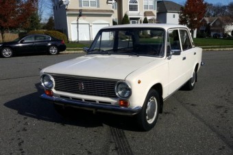 Amerikáig kell menni ezért az eladó Zsiguliért