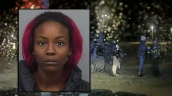 Isten létezik, mondta az anya, és oszlopnak hajtott