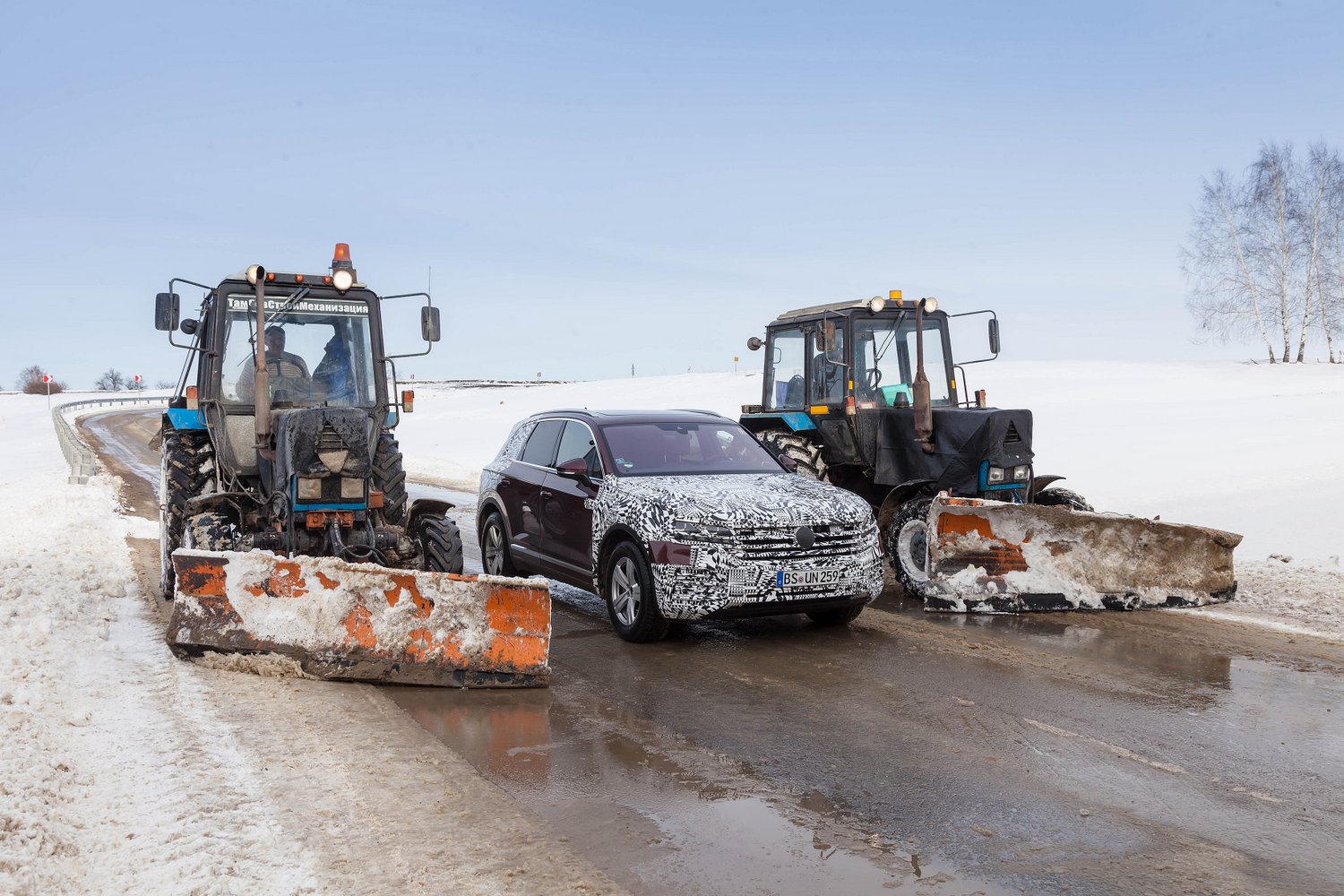 A fél világon át, lábon érkezett világpremierjére a VW Touareg 4