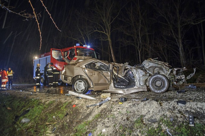Fotók a 31-es főúton történt tragikus balesetről 4 | Vezess Fotók a 31-es főúton történt tragikus balesetről 4