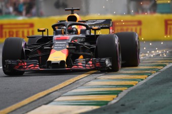 F1: Ricciardót bokán lőtték Melbourne-ben