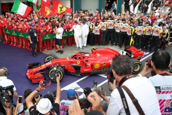 F1: A Ferrari meggondolta a kiszállást?
