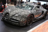 Húsz év után kap frissítést a Bugatti Veyron 11 Húsz év után kap frissítést a Bugatti Veyron 11