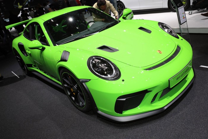 Késről szikére váltott a Porsche