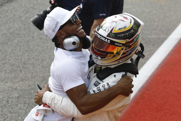 F1: Cuki retrós képpel üzent Lewis Hamilton