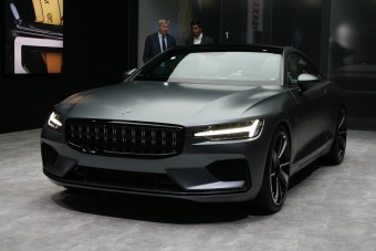 600 lóerős hibrid kupéval rúgja be az ajtót a Polestar