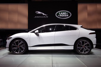 Beültünk az elektromos Jaguarba