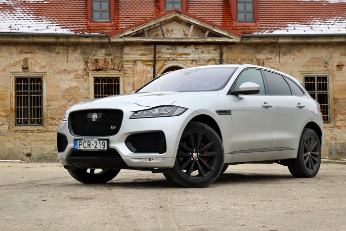 Jaguar F-Pace