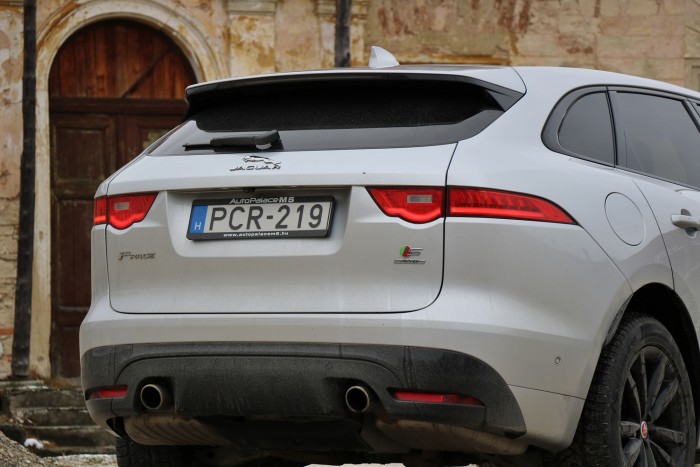 Nocsak, egy SUV, amit még vezetni kell 1