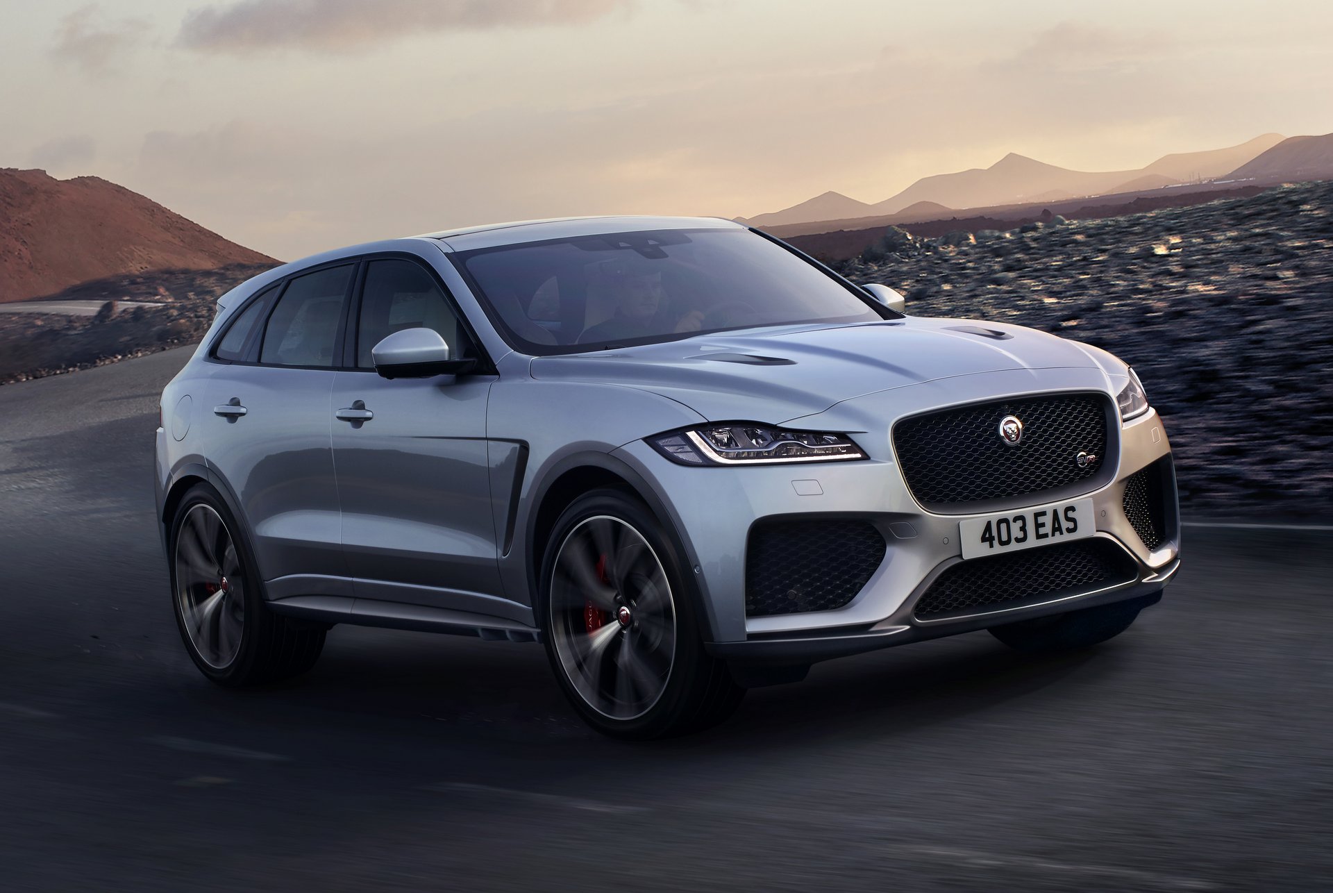 Jaguar F-Pace SVR: Terepképes szupersportkocsi 7