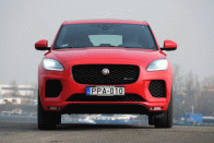 Női kézbe illő vadállat: Jaguar E-Pace 57