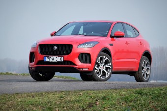 Női kézbe illő vadállat: Jaguar E-Pace