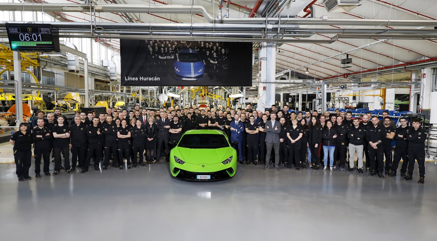 Legördült a tízezredik Lamborghini Huracán a szalagról 4