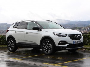 Combos dízelmotort és csipetnyi luxust kapott az Opel Grandland X