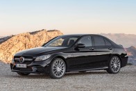 Erősebb és okosabb lett a Mercedes-AMG C43 16