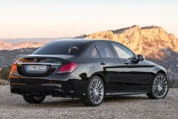 Erősebb és okosabb lett a Mercedes-AMG C43 2