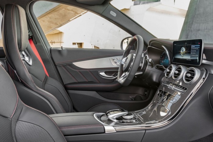 Erősebb és okosabb lett a Mercedes-AMG C43 7