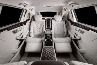 Nincs ma elnökibb Mercedes az S650 Pullmannál