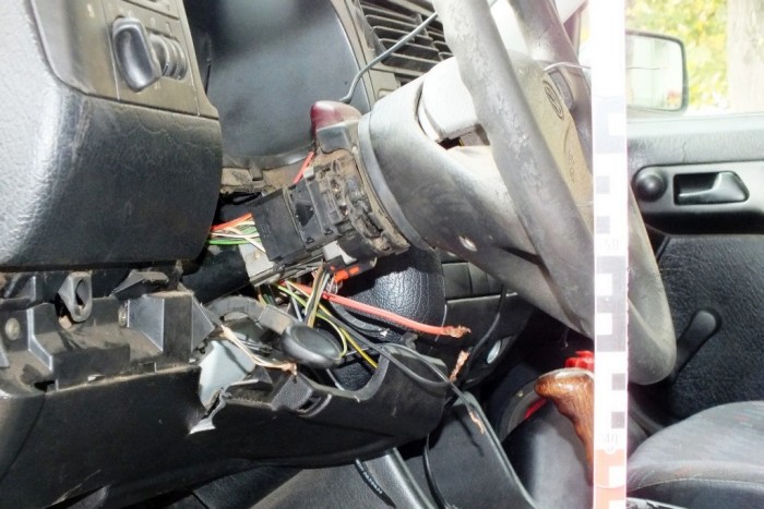 Elfáradt az autótolvaj, ezért segítséget kért