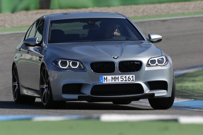 Így lett egyre királyabb az M5-ös BMW 5 Így lett egyre királyabb az M5-ös BMW 5