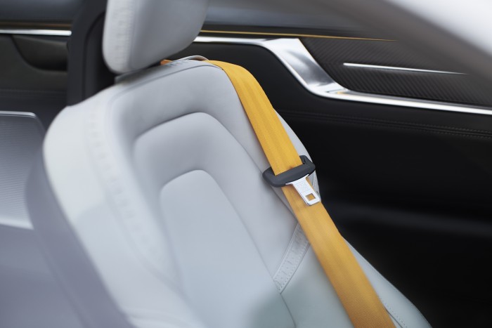 600 lóerős hibrid kupéval rúgja be az ajtót a Polestar 6