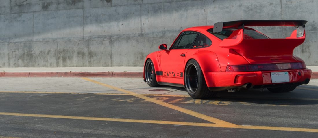 Őrületesen menő ez a piros RWB Porsche 911-es