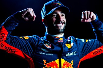 F1: Így üzenne Ricciardo a Mercinek és a Ferrarinak