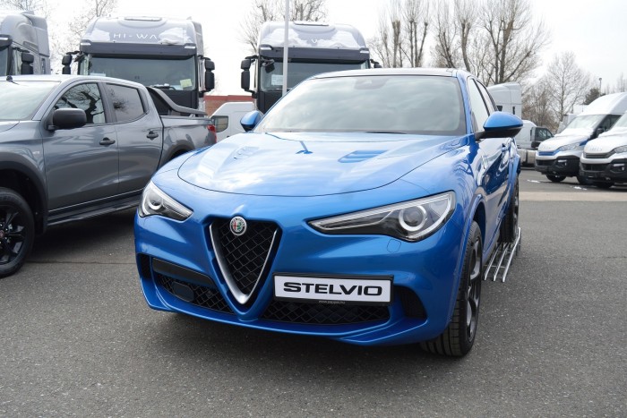 A Pappasnál már az interneten is lefoglalhatjuk a kiszemelt autót