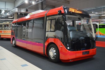 Furcsa elektromos busz a szomszédból