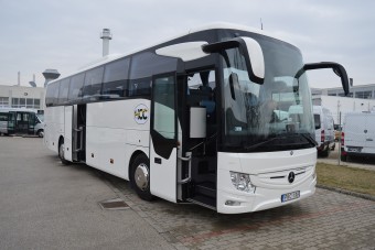 Megérkezett hazánkba a Mercedes-Benz megújult turistabusza