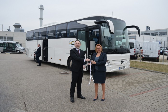 Megérkezett hazánkba a Mercedes-Benz megújult turistabusza 6 Megérkezett hazánkba a Mercedes-Benz megújult turistabusza 6