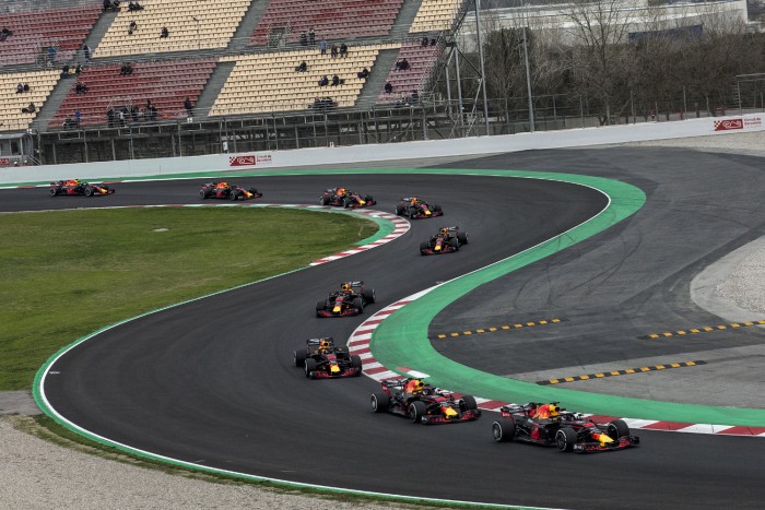 F1: A Red Bullnak nem ellenfél a McLaren és a Renault