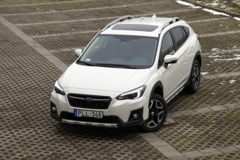 Modern dinoszaurusz, összkerékhajtással, a hétköznapokra