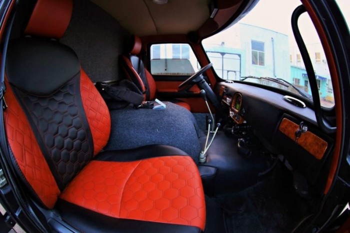 Az állunk leesett, amikor megláttuk ennek az UAZ-nak a belsejét 5