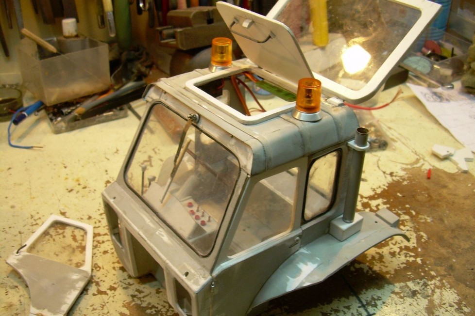 Tökéletes MTZ másolat készült 1:10-es méretarányban, zseniálisan aprólékos munka 2