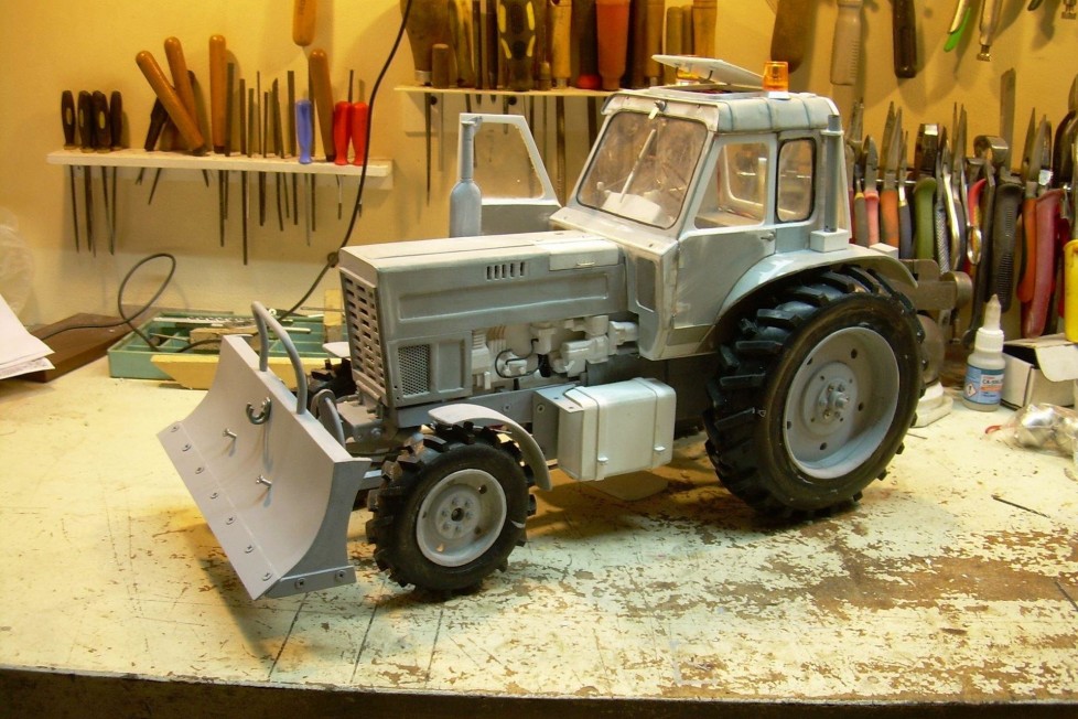 Tökéletes MTZ másolat készült 1:10-es méretarányban, zseniálisan aprólékos munka 3