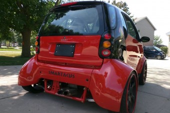 Szokatlan motor került ebbe a Smartba