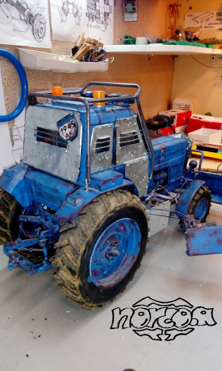 Tökéletes MTZ másolat készült 1:10-es méretarányban, zseniálisan aprólékos munka 7