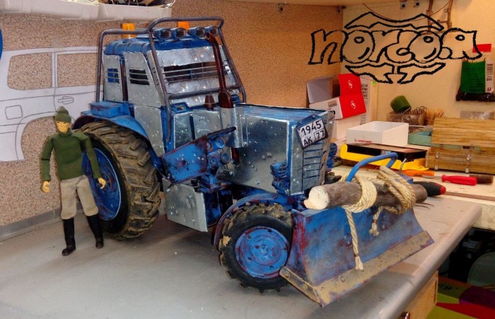 Tökéletes MTZ másolat készült 1:10-es méretarányban, zseniálisan aprólékos munka 8